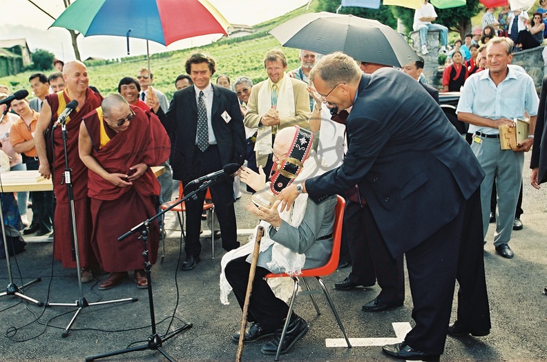 Abbé Pierre & Dalai Lama (413).jpg