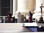 Pape François place St. Pierre le 2.10.2013