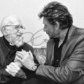 L'Abbé Pierre et Johnny Hallyday Paris 2003