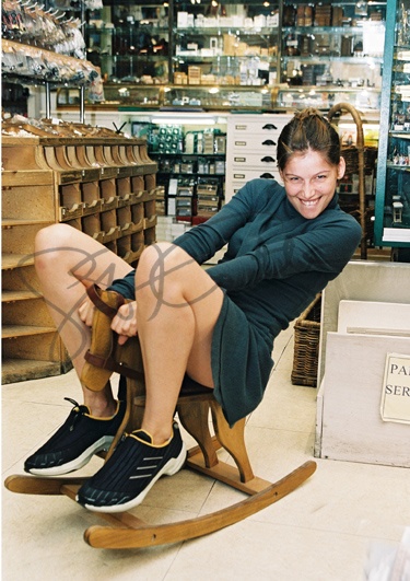 LAETITIA CASTA.jpg